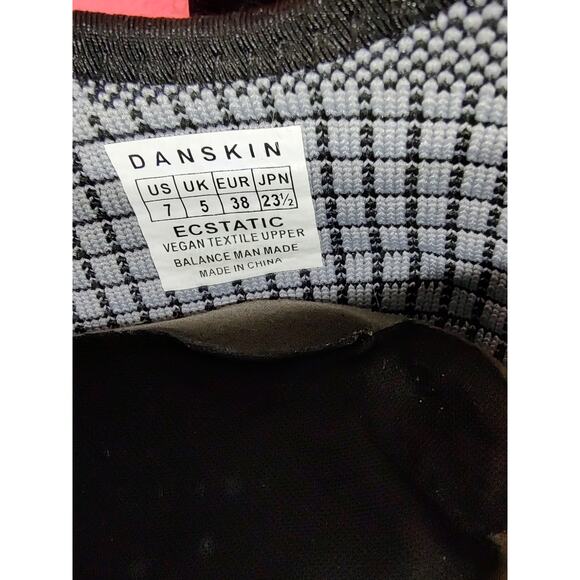 Danskin Woman Ecstatic Black Vegan Stretchy Knit Upper Sneakers Size 7 Athletic - Picture 14 of 16